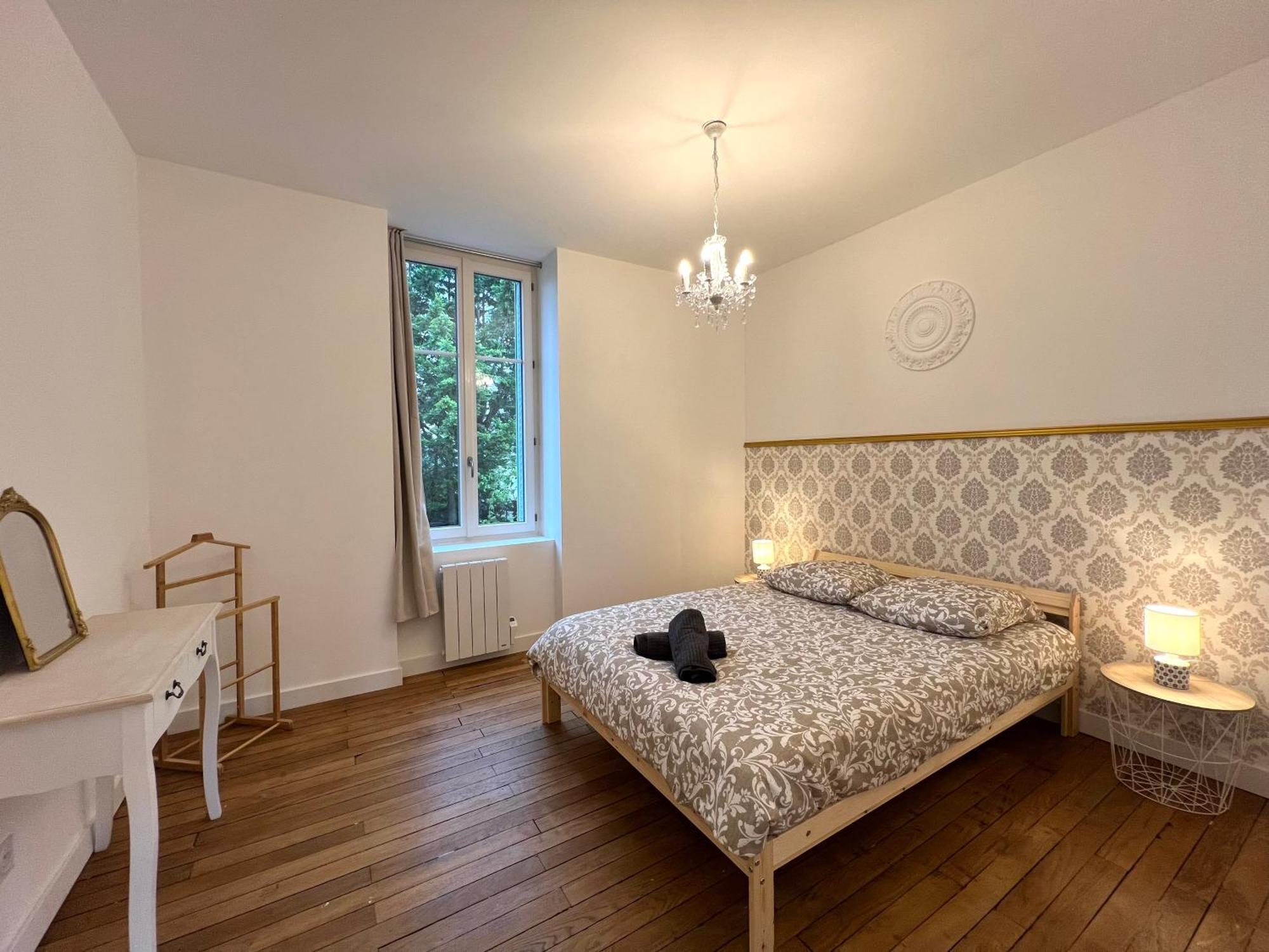 Le Renaissance - Home Homy Montlucon Ngoại thất bức ảnh