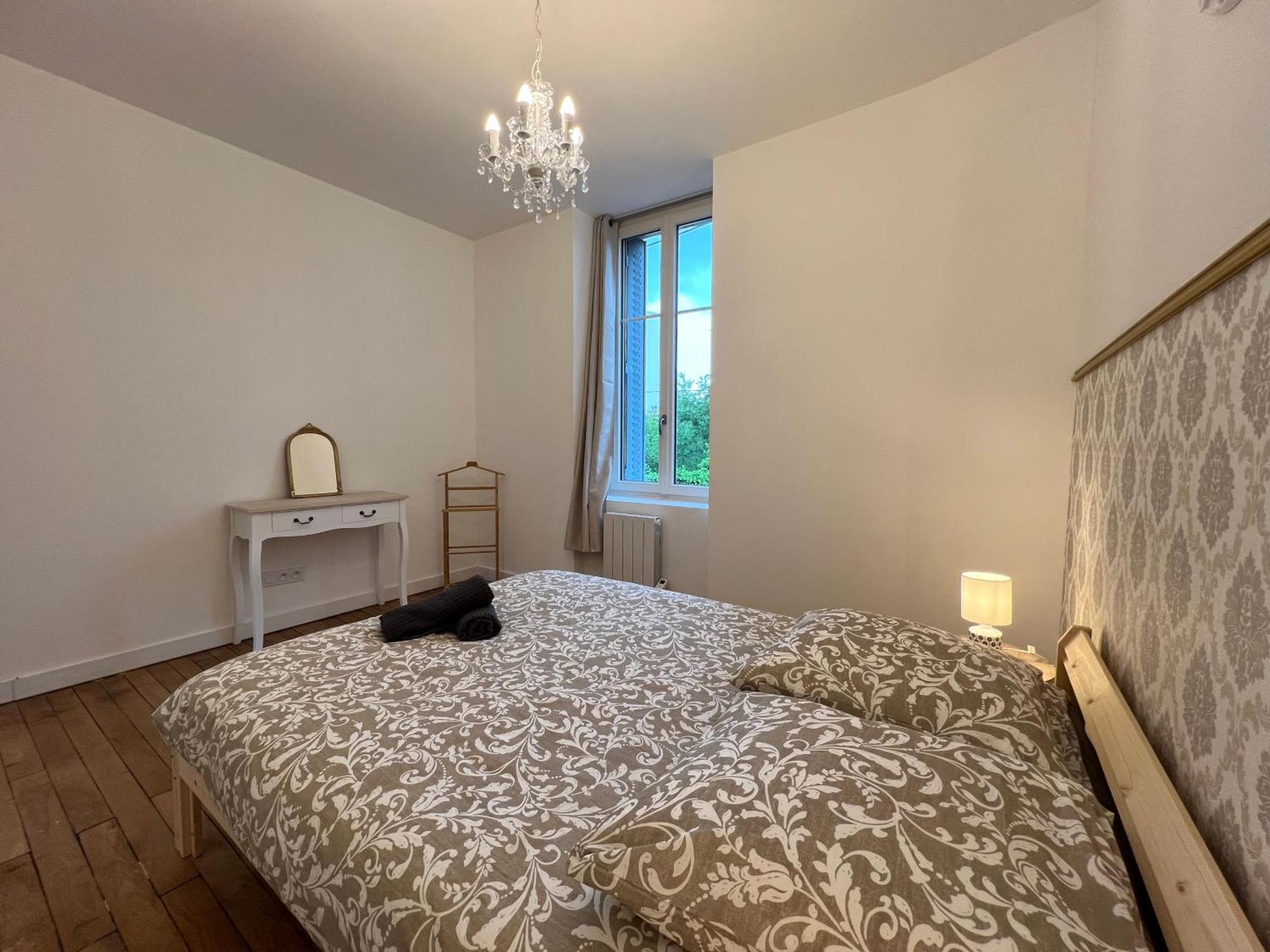 Le Renaissance - Home Homy Montlucon Ngoại thất bức ảnh